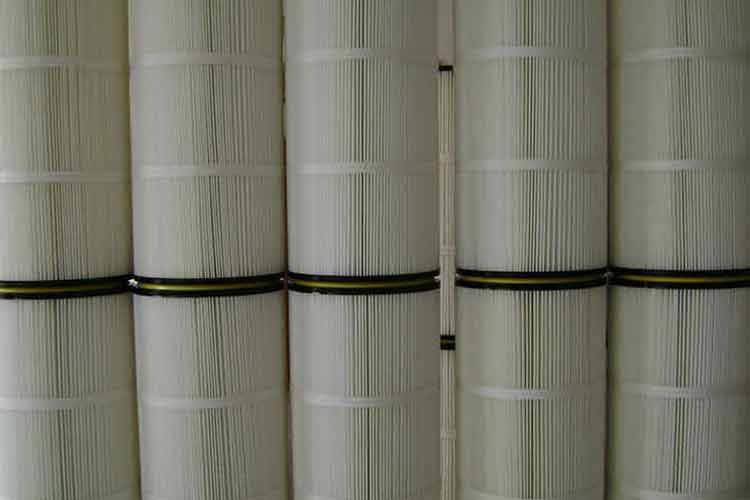  噴砂機除塵濾筒的安裝方式有三種：垂直、傾斜、水平安裝