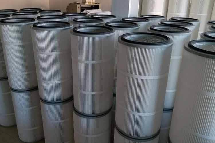 面對各種不同的噴砂機除塵濾筒生產廠家，我們還是要做好綜合的選擇和判斷的，只有這樣才會有機會選擇到更好地